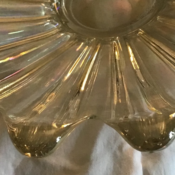 Vintage (Rare) Beautiful Glass Bowl - Picture 5 of 5